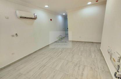 Apartment - 3 Bedrooms - 2 Bathrooms for rent in Al Mansoura - Al Mansoura - Doha Apartment - 3 Bedrooms - 2 Bathrooms for rent in Al Mansoura - Al Mansoura - Doha