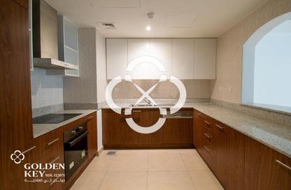 Apartment - 1 Bedroom - 2 Bathrooms for rent in West Porto Drive - Porto Arabia - The Pearl Island - Doha