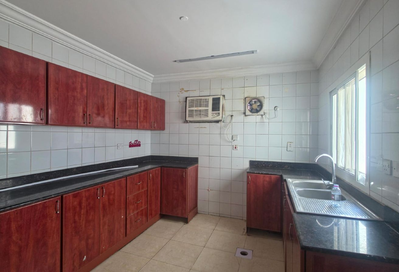 Spacious 6-Bedroom Villa with Maid’s Room for Rent thumbnail 5