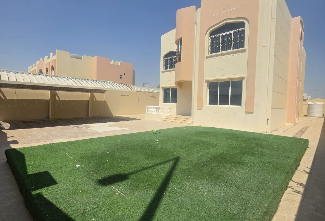 Spacious 6-Bedroom Villa with Maid’s Room for Rent thumbnail 4