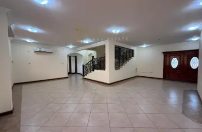 فيلا - 4 غرف نوم - 4 حمامات للايجار في شارع الوعب - الوعب - الدوحة