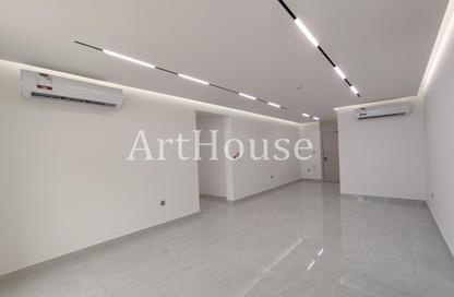 Apartment - 2 Bedrooms - 3 Bathrooms for rent in Fereej Kulaib - Doha