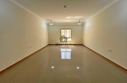 Apartment - 3 Bedrooms - 3 Bathrooms for rent in Thabit Bin Zaid Street - Al Mansoura - Doha