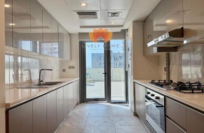 Apartment - 2 Bedrooms - 5 Bathrooms for rent in Lusail Marina Heights - Marina District - Lusail