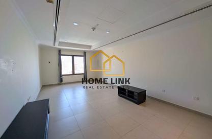 Apartment - Studio - 1 for rent in Tower 5 - Porto Arabia - The Pearl Island - Doha Apartment - Studio - 1 for rent in Tower 5 - Porto Arabia - The Pearl Island - Doha