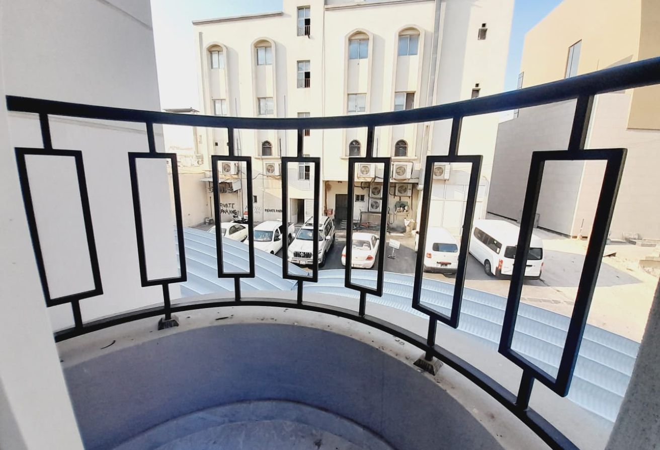 *BRAND NEW APARTMENT* UNFURNISHED 2 BHK + BALCONY - apartment in Old Airport Road