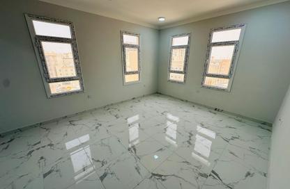 Apartment - 3 Bedrooms - 2 Bathrooms for rent in Hakeem Bin Hazam Street - Mughalina - Doha