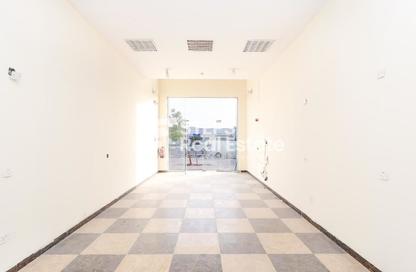 Shop - Studio - 1 Bathroom for rent in Industrial Area 4 - Industrial Area - Industrial Area - Doha
