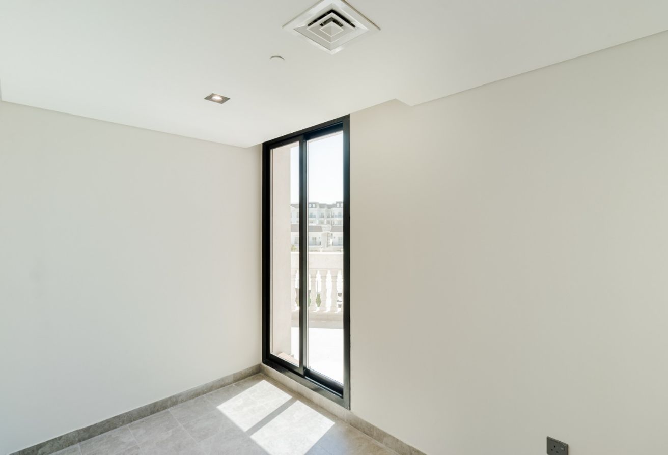2 BR Furnished Apartment with Balcony and Pool thumbnail 10