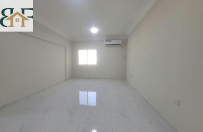 Apartment - 4 - 3 for rent in Al Mansoura - Al Mansoura - Doha