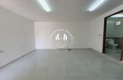 فيلا - 1 حمام للايجار في شارع ام السنيم - عين خالد - الدوحة