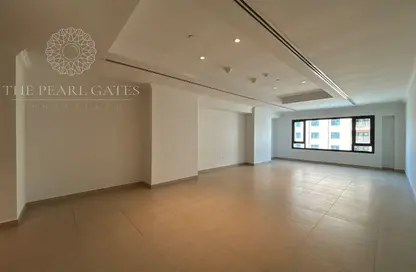 Apartment - 1 Bedroom - 2 Bathrooms for rent in East Porto Drive - Porto Arabia - The Pearl Island - Doha