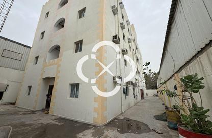 Labor Camp - Studio - 7+ Bathrooms for rent in Industrial Area 4 - Industrial Area - Industrial Area - Doha