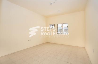 Labor Camp - Studio - 4 Bathrooms for rent in Industrial Area 4 - Industrial Area - Industrial Area - Doha
