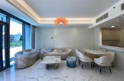 شقة - غرفة نوم - 2 حمامات للايجار في برج مارينا 21 - منطقة المارينا - الوسيل شقة - غرفة نوم - 2 حمامات للايجار في برج مارينا 21 - منطقة المارينا - الوسيل