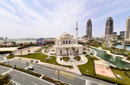 Apartment - 1 Bedroom - 2 Bathrooms for rent in Tower 6 - Porto Arabia - The Pearl Island - Doha