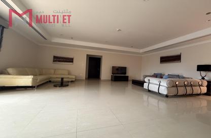 Apartment - 2 Bedrooms - 3 Bathrooms for rent in East Porto Drive - Porto Arabia - The Pearl Island - Doha