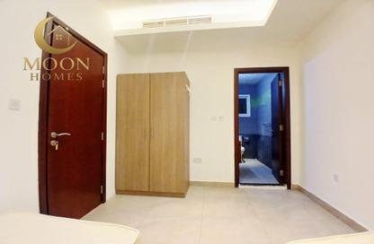 Apartment - 2 Bedrooms - 2 Bathrooms for rent in Umm Ghwailina Comm - Umm Ghuwalina - Umm Ghuwailina - Doha