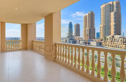 Apartment - 1 Bedroom - 2 Bathrooms for sale in West Porto Drive - Porto Arabia - The Pearl Island - Doha
