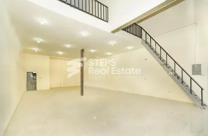 معرض - استوديو - 1 حمام للايجار في اللقطة - اللقطة - الدوحة