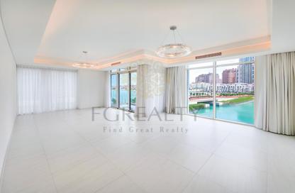 Apartment - 3 Bedrooms - 5 Bathrooms for rent in Crystal Residence - Gewan Island - The Pearl Island - Doha