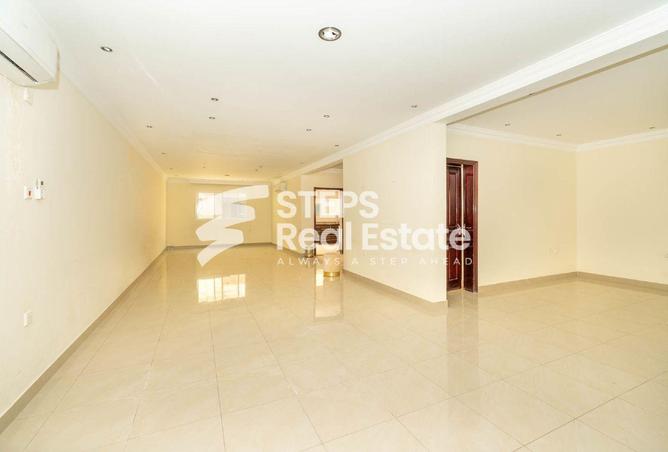 56021957 - Property Image 2