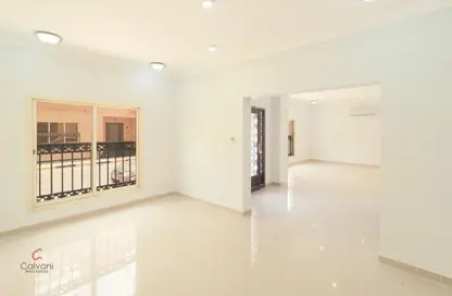 مجمع سكني - 4 غرف نوم - 4 حمامات للايجار في المعمورة - المعمورة - الدوحة
