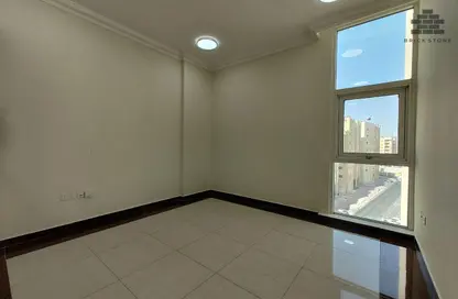 Apartment - 2 Bedrooms - 2 Bathrooms for rent in Al Mansoura - Al Mansoura - Doha