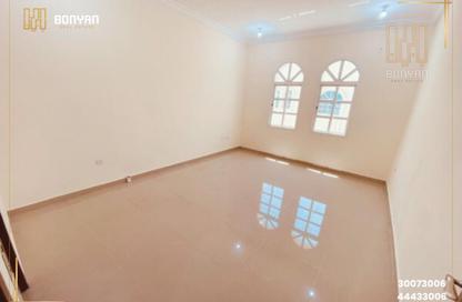 Villa - 5 Bedrooms - 4 Bathrooms for rent in Al Kheesa - Umm Salal Mohammed