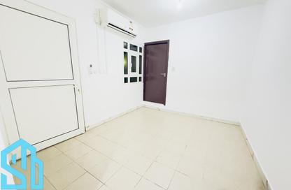 Apartment - Studio - 1 Bathroom for rent in Wholesale Market Street - Abu Hamour - Doha