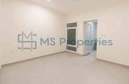 Apartment - 2 Bedrooms - 2 Bathrooms for rent in Umm Ghwailina Comm - Umm Ghuwalina - Umm Ghuwailina - Doha Apartment - 2 Bedrooms - 2 Bathrooms for rent in Umm Ghwailina Comm - Umm Ghuwalina - Umm Ghuwailina - Doha