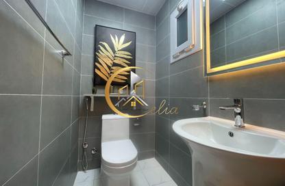 Apartment - 2 Bedrooms - 2 Bathrooms for rent in Al Najda Street - Madinat Khalifa North - Madinat Khalifa - Doha