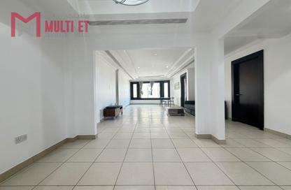 Apartment - 1 Bedroom - 2 Bathrooms for rent in East Porto Drive - Porto Arabia - The Pearl Island - Doha