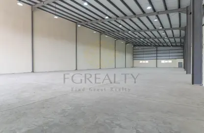 Warehouse - Studio - 2 Bathrooms for sale in East Industrial Street - Birkat Al Awamer - Al Wakra