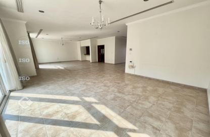 Villa - 3 Bedrooms - 4 Bathrooms for rent in Umm Al Seneem Street - Ain Khaled - Doha