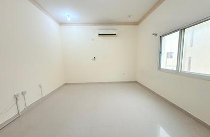 Apartment - Studio - 1 for rent in Mamoura 18 - Al Maamoura - Doha