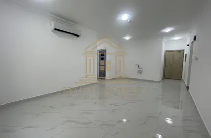 Apartment - 2 Bedrooms - 2 Bathrooms for rent in Abu Talha Street - Fereej Bin Omran - Doha