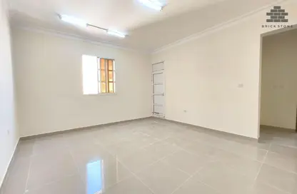 Apartment - 2 Bedrooms - 2 Bathrooms for rent in Al Mansoura - Al Mansoura - Doha