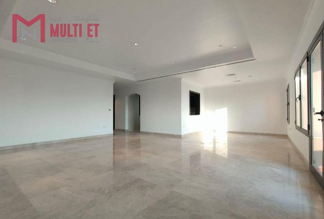 977859 - Property Image 3