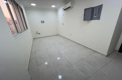Apartment - 2 Bedrooms - 2 Bathrooms for rent in Umm Ghwailina Comm - Umm Ghuwalina - Umm Ghuwailina - Doha