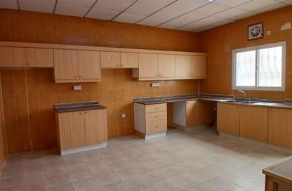 Villa - 4 Bedrooms - 3 Bathrooms for rent in Old Airport Road - Old Airport Road - Doha