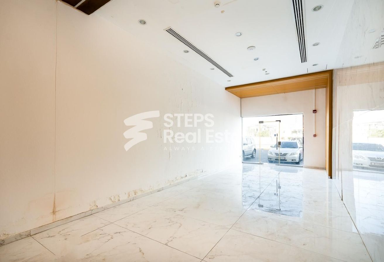 Prime Location Commercial Showroom for Rent - shop in Al Hanaa Street
