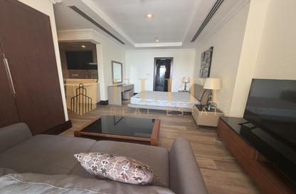 Apartment - Studio - 1 Bathroom for rent in Viva West - Viva Bahriyah - The Pearl Island - Doha