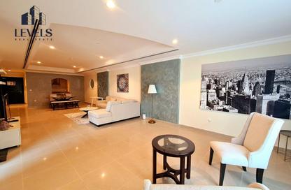 Apartment - 1 Bedroom - 2 Bathrooms for rent in East Porto Drive - Porto Arabia - The Pearl Island - Doha