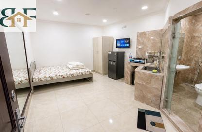 Apartment - Studio - 1 Bathroom for rent in Umm Ghwailina Comm - Umm Ghuwalina - Umm Ghuwailina - Doha
