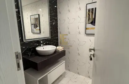 Apartment - 2 Bedrooms - 3 Bathrooms for rent in Yasmeen City - Lusail