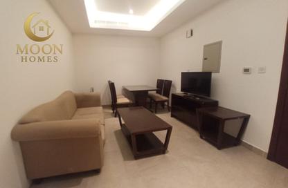 Apartment - 2 Bedrooms - 2 Bathrooms for rent in Umm Ghuwailina 4 - Umm Ghuwailina - Doha