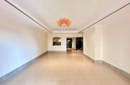 Apartment - 1 Bedroom - 2 Bathrooms for rent in West Porto Drive - Porto Arabia - The Pearl Island - Doha