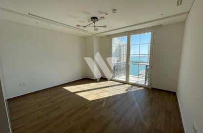 Apartment - 3 Bedrooms - 5 Bathrooms for rent in Floresta Gardens - Floresta Gardens - The Pearl Island - Doha