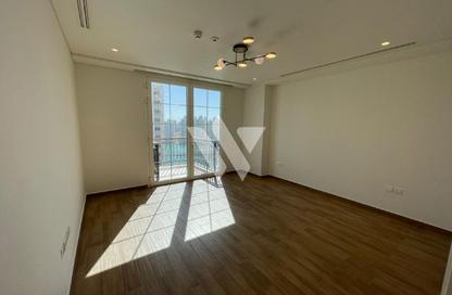 Apartment - 3 Bedrooms - 5 Bathrooms for rent in Floresta Gardens - Floresta Gardens - The Pearl Island - Doha